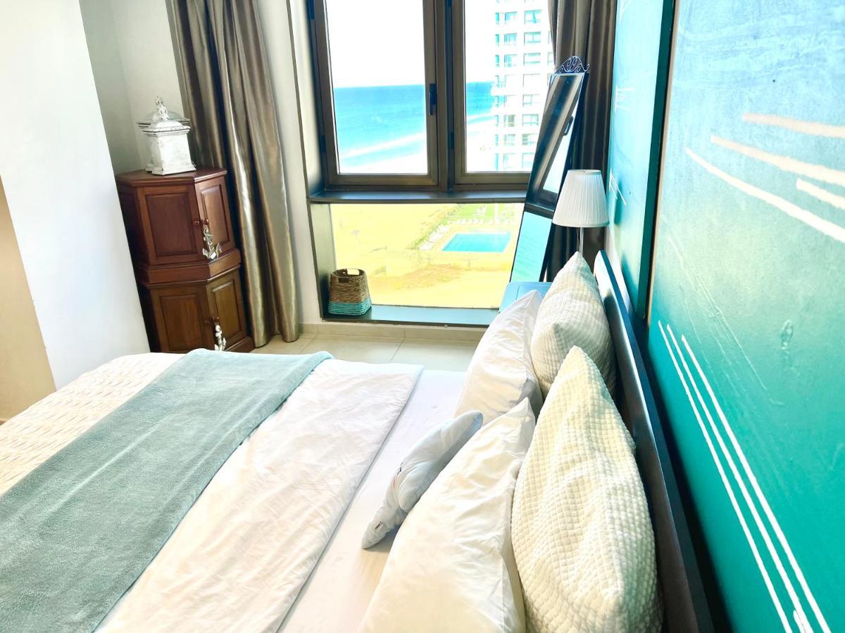 Beach Apartment- Breathtaking Views With Bomb Shelter Herzelia Exterior foto
