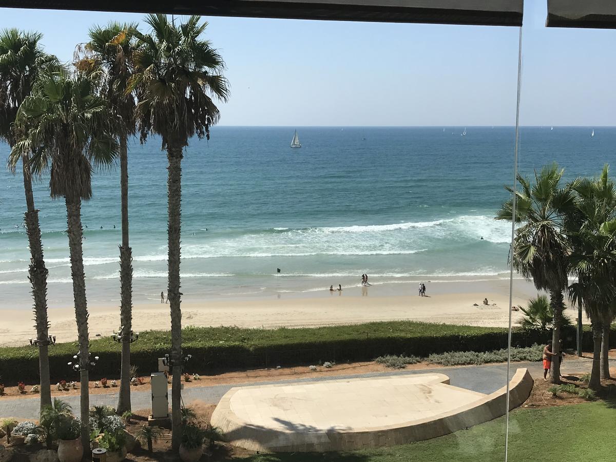 Beach Apartment- Breathtaking Views With Bomb Shelter Herzelia Exterior foto