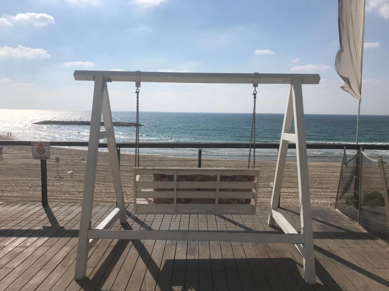 Beach Apartment- Breathtaking Views With Bomb Shelter Herzelia Exterior foto